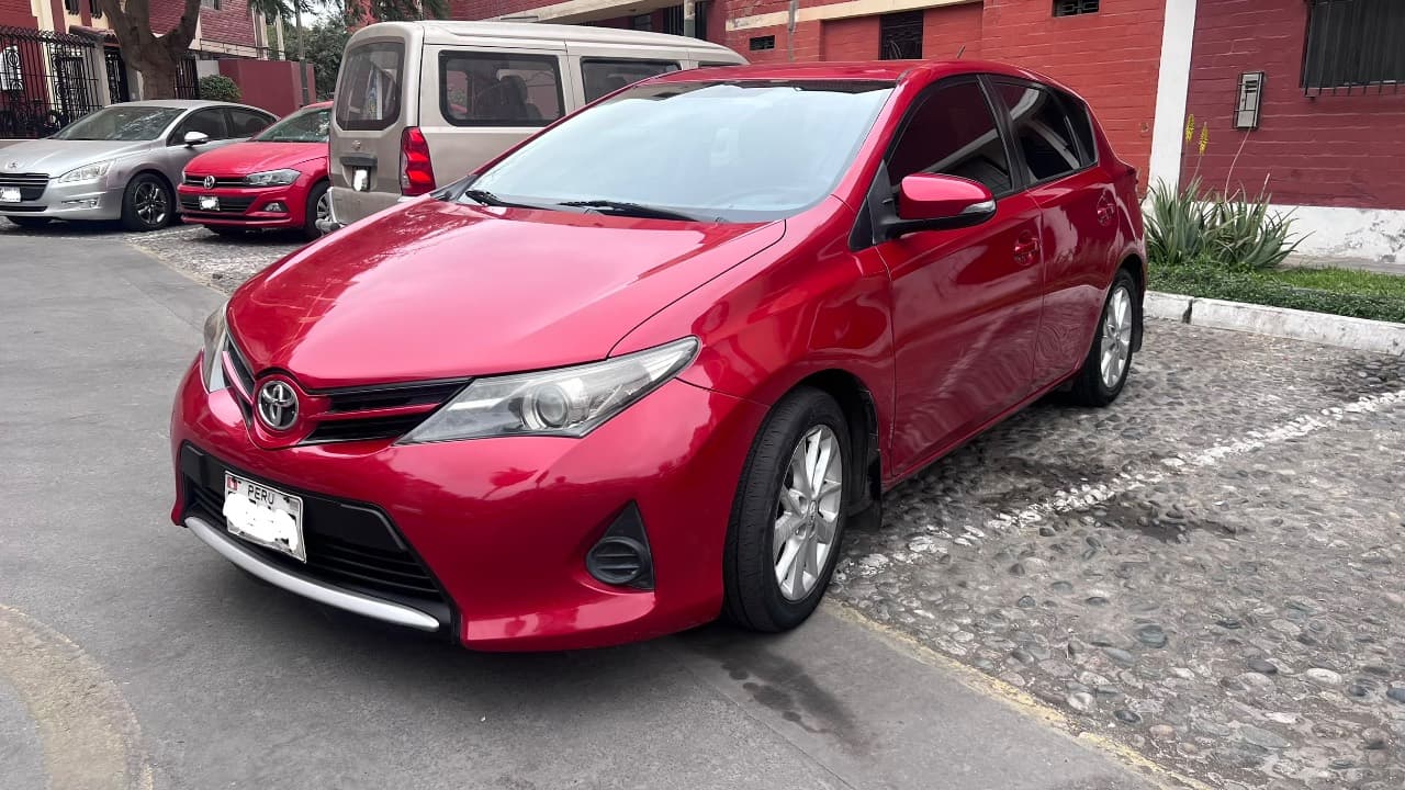 Toyota Auris 2013 1600 secuencial Gasolina — foto 1 de 8
